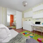 Family With Parking And Workspace Near Metro In By Renters