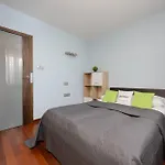 Family With Parking And Workspace Near Metro In By Renters * Warschau