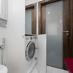 Family With Parking And Workspace Near Metro In By Renters Warschau