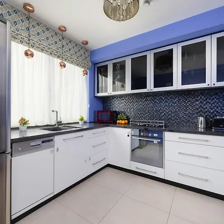 Apartment Family With Parking And Workspace Near Metro In By Renters Warschau