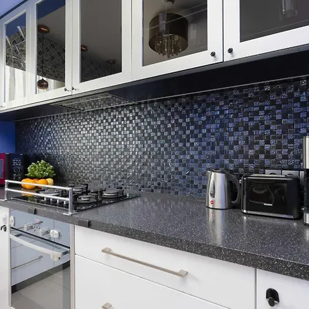Apartmán Family With Parking And Workspace Near Metro In By Renters Varšava