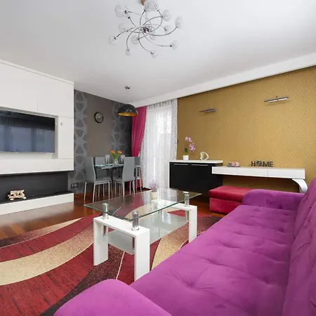 Apartment Family With Parking And Workspace Near Metro In By Renters